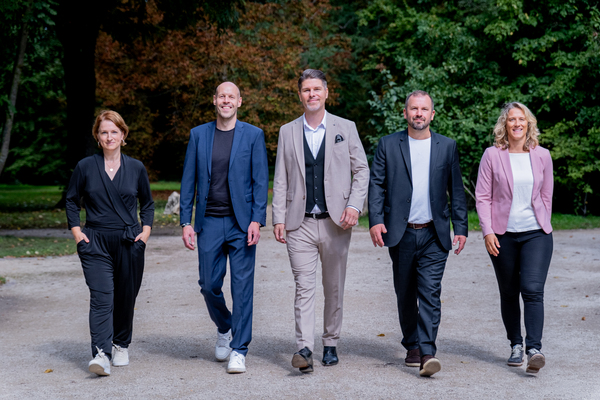 Das perfekte Team für Ihre Herausforderungen: Inteirm Aid