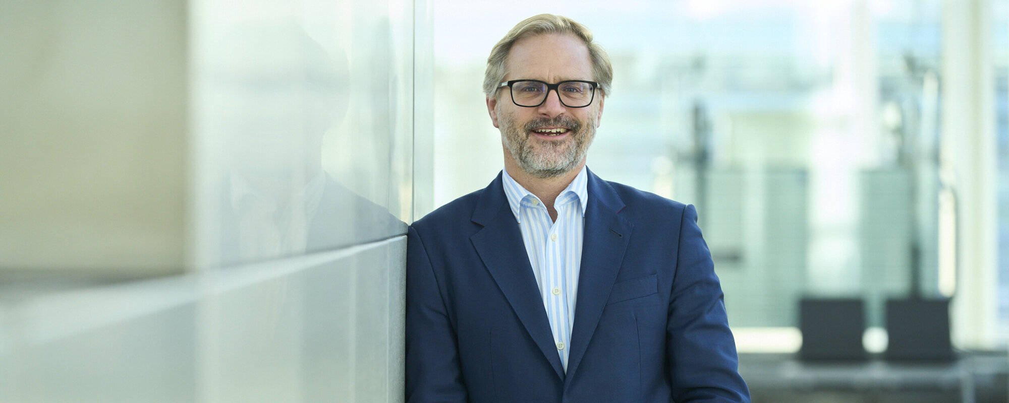 Geschäftsführung und Finance bei der Analyse von Profitabilität und Ergebnissteuerung