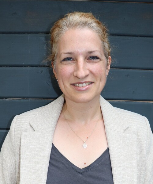 Christine Gast Accounting & Office Management bei der Interim Aid GmbH