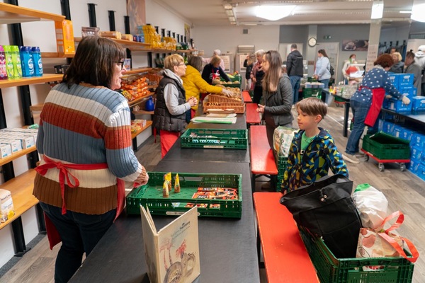 Interim Aid Cares darum unterstützt Sie die Tafel Herxheim