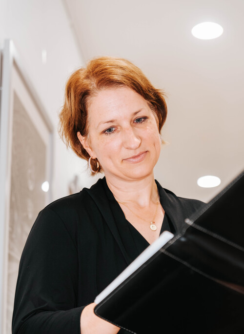 Christine Gast für die Weihnachtsspendenaktion 2025: Interim Aid x ASB