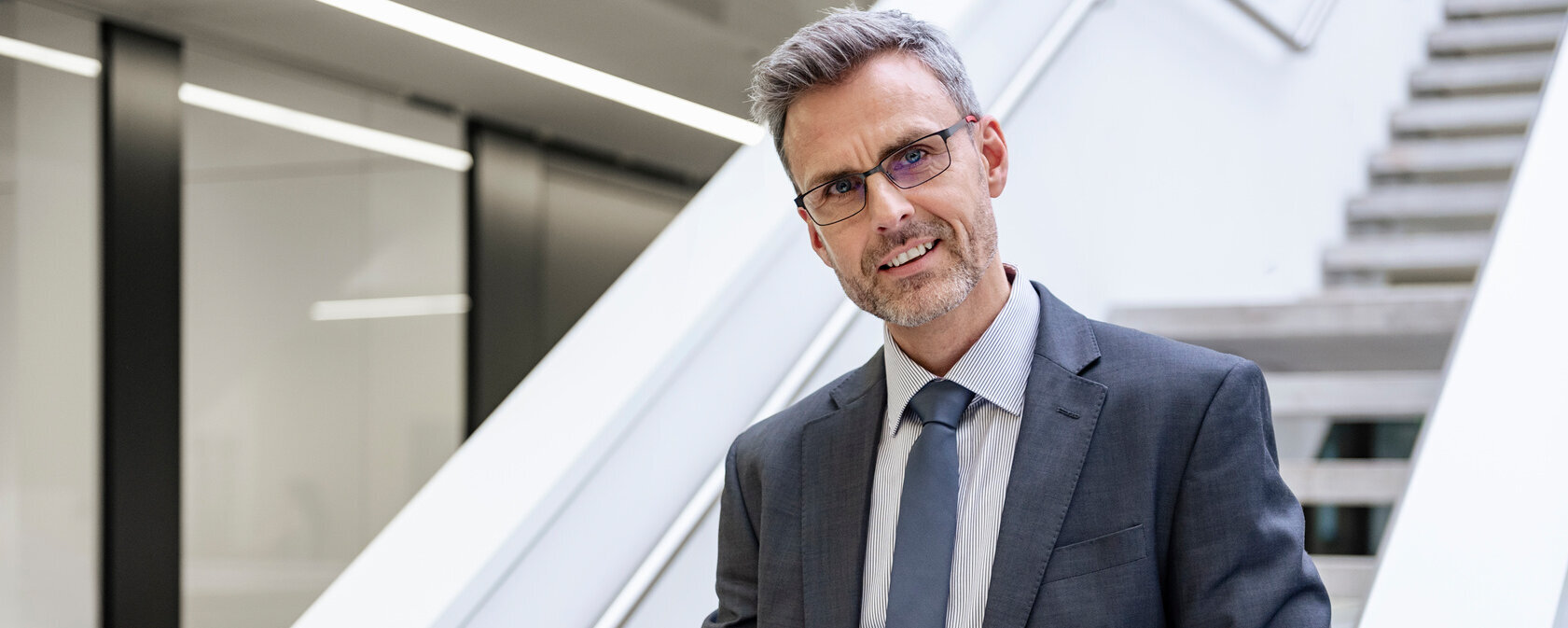 Interim Finance Manager stabilisiert Finance und Payroll in Schweizer Industrieunternehmen